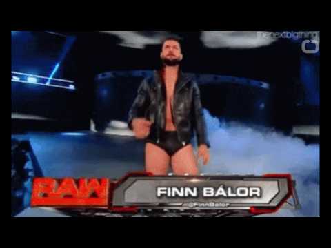 VIDEO : WWE's Finn Balor Shows Off Painful Butt Bruise
