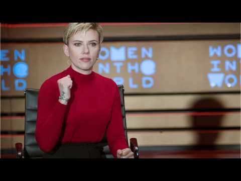 VIDEO : Scarlett Johansson Denies Claim She Auditioned To Date Tom Cruise