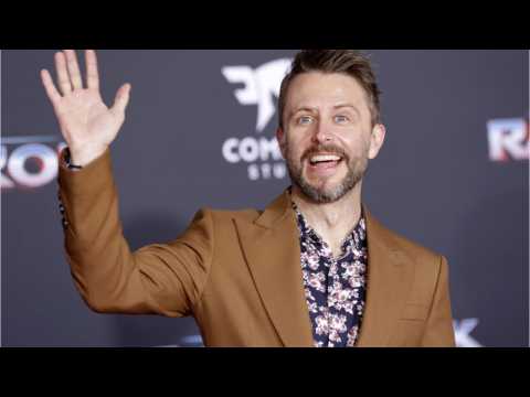 VIDEO : Chris Hardwick's Ex-Girlfriends Defend Him Against Allegations