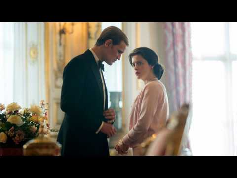 VIDEO : 'Downton Abbey' creator has an issue with 'The Crown'