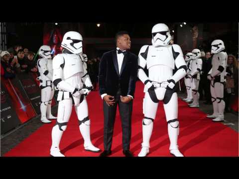 VIDEO : John Boyega Weighs in on Star Wars Harassment on Social Media