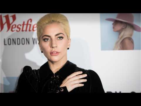 VIDEO : Lady Gaga and Fiance Show PDA At Date Night