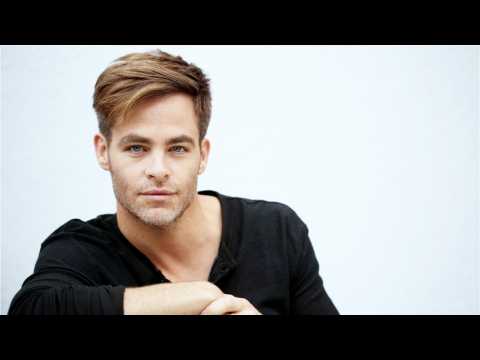 VIDEO : Internet Reacts To Steve Trevor Return
