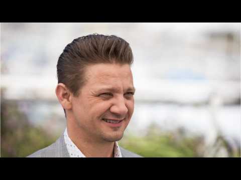 VIDEO : Renner Reveals Avengers/Marvel Tattoo