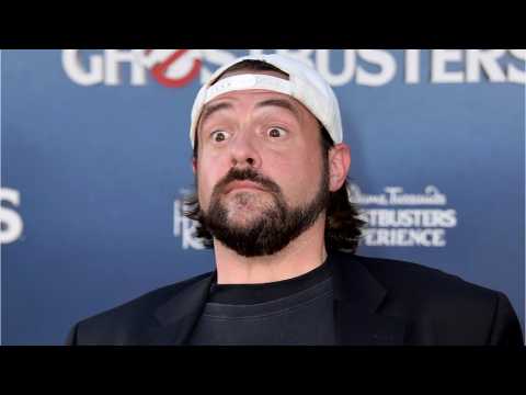 VIDEO : Kevin Smith Reveals 43-Lb Weight Loss After Heart Attack