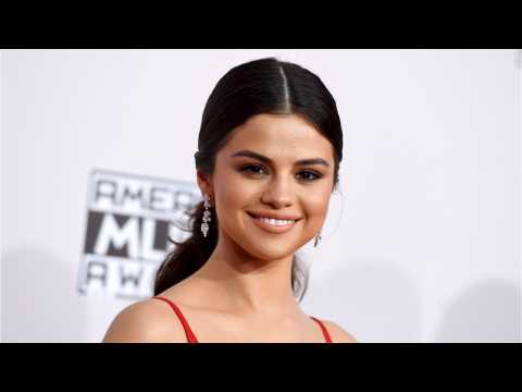 VIDEO : Selena Gomez Is Living Her Best Life