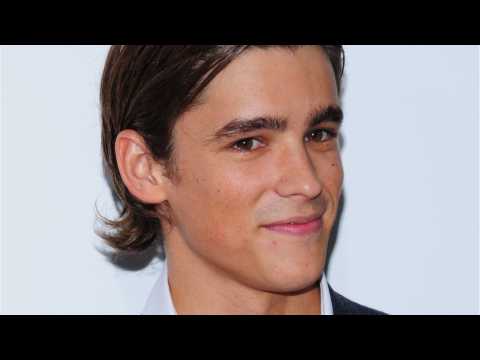 VIDEO : Dick Grayson To Graduate From Robin to Nightwing For Titans?