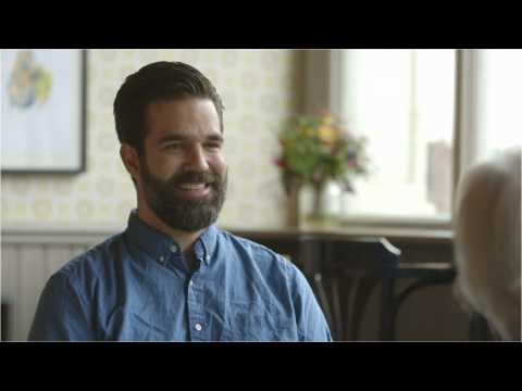 VIDEO : Rob Delaney Expecting A Baby With Wife