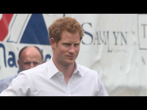 VIDEO : Special Fans Support Prince Harry's Polo Match