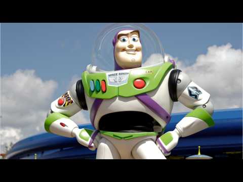 VIDEO : Tim Allen And Buzz Lightyear Reunite At Disney World's Toy Story Land