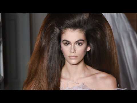 VIDEO : Celebrities Sport New Style For 4th of July