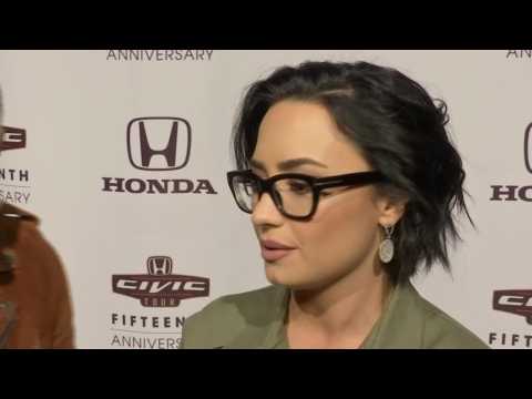 VIDEO : Demi Lovato Deleted Tweet About Prank, Hiring Prostitute