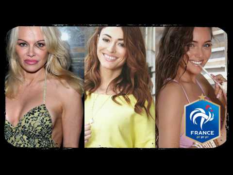 VIDEO : Coupe du monde 2018 : Qui sont les femmes des Bleus ?