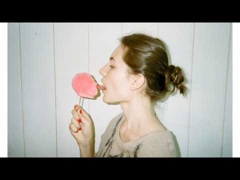 VIDEO : Refreshing Fruit Ice Pops For The Summer!