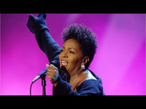 VIDEO : Anita Baker To Receive Special Honor At BET Awards