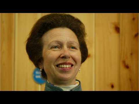 VIDEO : The Crown Finds Its Princess Anne