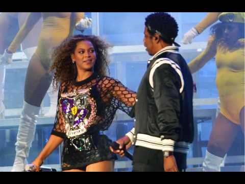 VIDEO : Beyonce and Jay-Z offer free concert tickets to fans