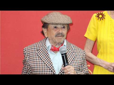 VIDEO : Last ?Wizard of Oz? Munchkin Jerry Maren Dead at 98