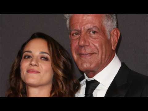 VIDEO : Asia Argento?s Friends Rally Around Her