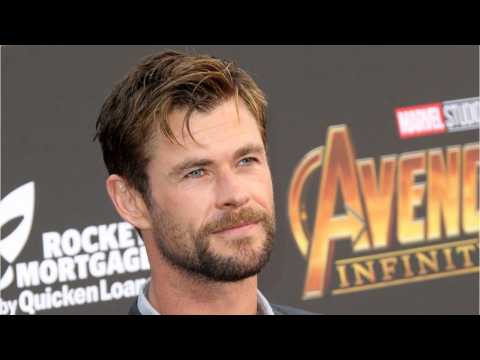 VIDEO : Chris Hemsworth's Beard Beef
