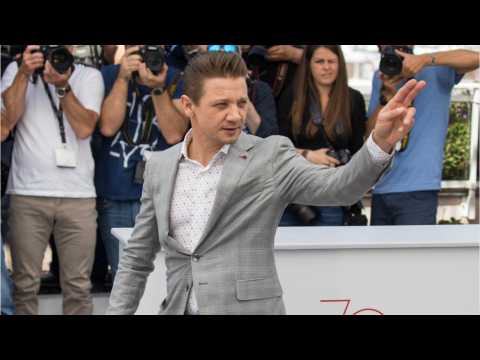 VIDEO : Jeremy Renner On How He Broke Both Of His Arms
