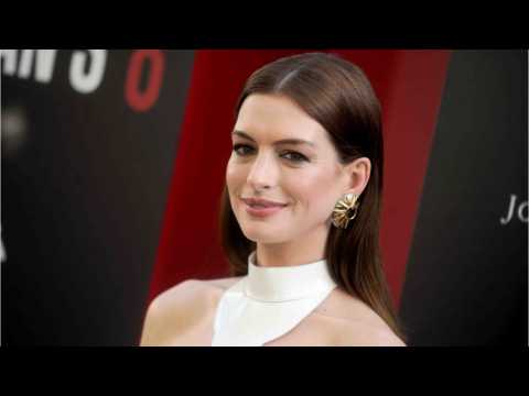 VIDEO : Anne Hathaway's 