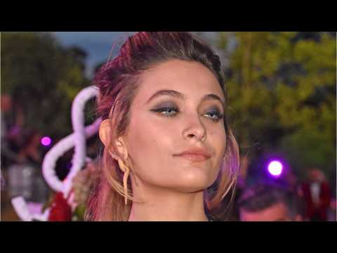 VIDEO : Paris Jackson Cleans Graffiti Off Other Michael Jackson's Hollywood Star