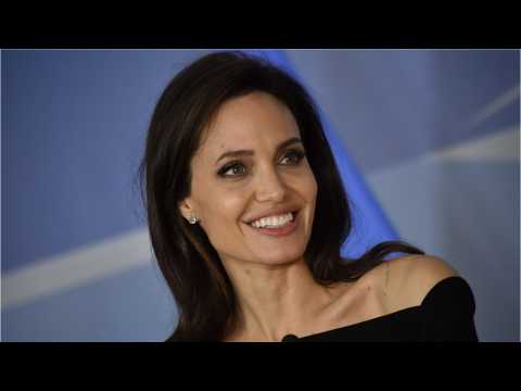 VIDEO : Angelina Jolie Visits War-Torn Iraq Amid Custody Dispute With Ex Brad Pitt