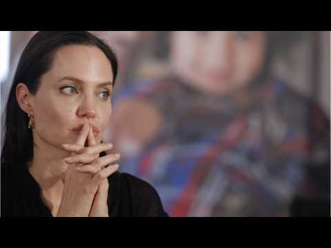VIDEO : Angelina Jolie Visits Wartorn Mosul After Week Of Child Custody Drama
