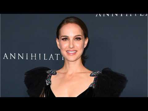 VIDEO : Natalie Portman Would Love to Meet Mark Hamill