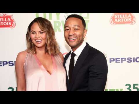 VIDEO : Chrissy Teigen Reveals One Of Her Most Embarrassing Drink Moments