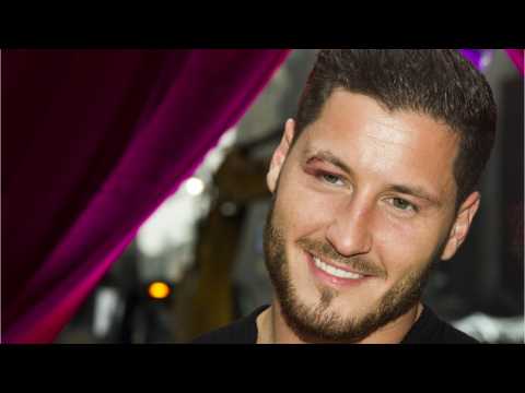 VIDEO : 'Dancing With the Stars' Pros Val Chmerkovskiy And Jenna Johnson Engaged