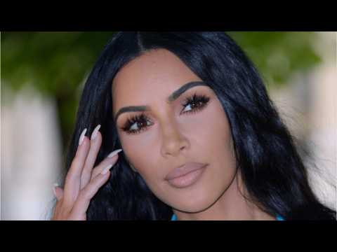 VIDEO : Kim Kardashian Reveals She?s Done Taking Selfies ? Then Takes a Selfie