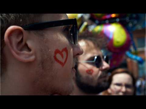 VIDEO : History Of June LGBTQ Pride Month