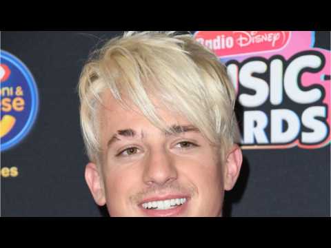 VIDEO : Charlie Puth Goes Blonde