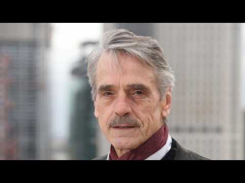 VIDEO : HBO?s ?Watchmen? Series Adds Jeremy Irons