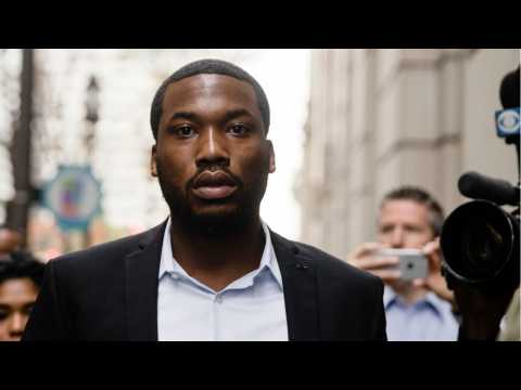 VIDEO : Meek Mills Performs Powerful Message At BET Awards