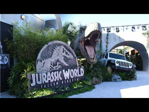 VIDEO : Jurassic World Finds A Way To $150 Million Opening