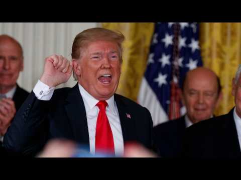 VIDEO : Trump Defends Sarah Huckabee Sanders After Being Kicked Out Of Restaurant