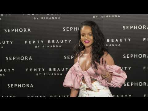VIDEO : Rihanna Is Dropping A New Fenty Beauty Collection