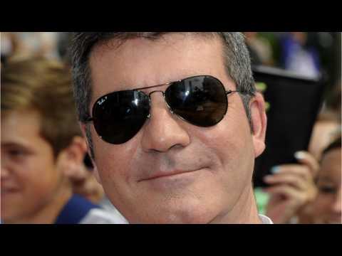 VIDEO : Simon Cowell Quit Using A Smartphone