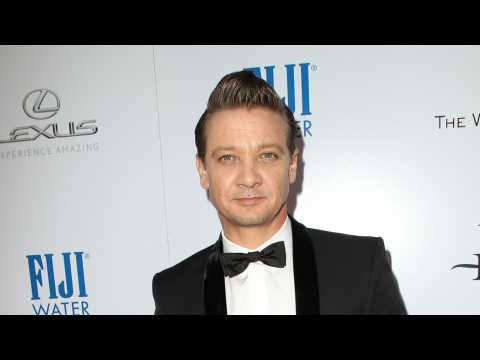 VIDEO : Jeremy Renner Broke Both Of His Arms Filming New Movie ?Tag?