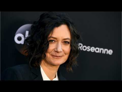 VIDEO : Sara Gilbert Opens Up About Roseanne Cancellation