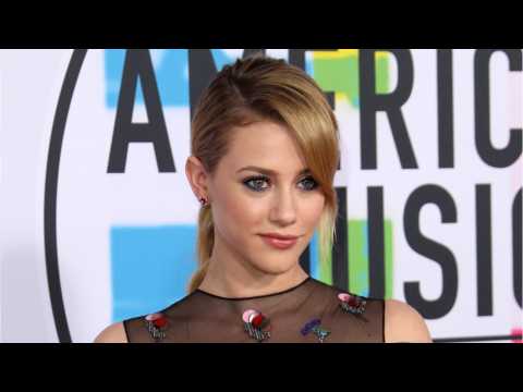 VIDEO : Lili Reinhart Is ?Not OK? Talking About Her Relationship
