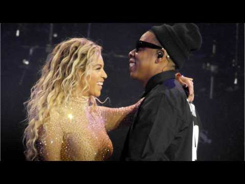 VIDEO : Beyonc And Jay-Z Have Tech Malfunction In Poland
