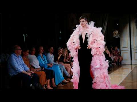 VIDEO : Armani Stuns At Fashion Week With Gold And Bubblegum Pink