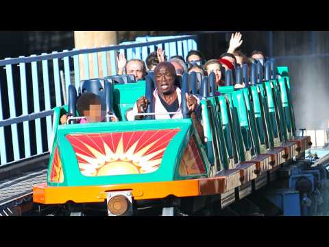 VIDEO : Disneyland has power outage