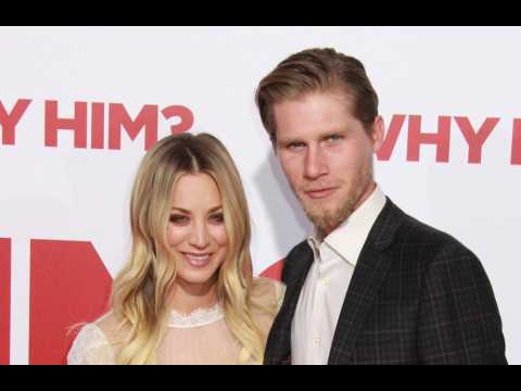 VIDEO : Kaley Cuoco loves riding with fiance