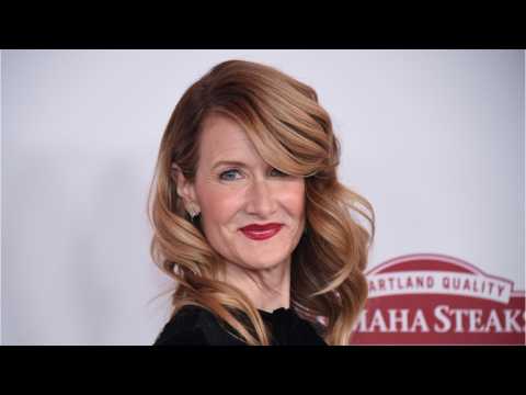 VIDEO : Laura Dern, Baron Davis Kiss During PDA-Packed Lunch Date: Pics