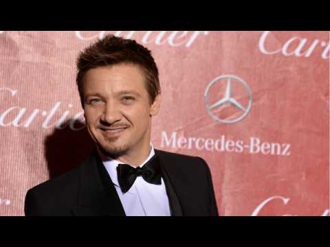 VIDEO : Jeremy Renner Named 'Best Actor for the Buck'